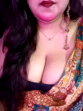 Snapshot of Suhanakhan00 chatting on 03/10/26, 05:45 Suhanakhan00 online show from 03/10/26, 05:45
