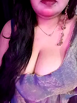 Snapshot of Suhanakhan00 chatting on 03/11/26, 06:03 Suhanakhan00 online show from 03/11/26, 06:03