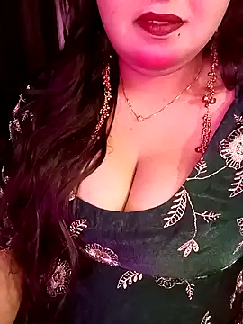 Snapshot of Suhanakhan00 chatting on 03/17/26, 07:33 Suhanakhan00 online show from 03/17/26, 07:33