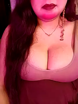 Snapshot of Suhanakhan00 chatting on 03/22/26, 05:27 Suhanakhan00 online show from 03/22/26, 05:27