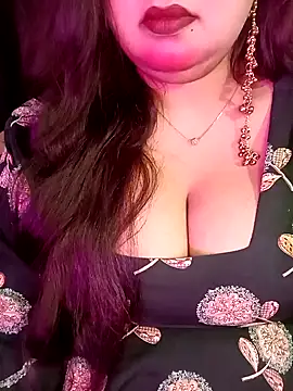Snapshot of Suhanakhan00 chatting on 04/01/26, 06:36 Suhanakhan00 online show from 04/01/26, 06:36
