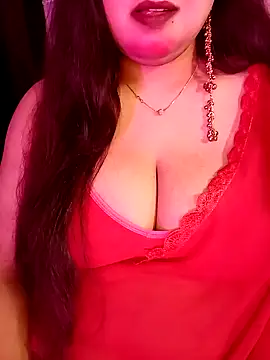 Snapshot of Suhanakhan00 chatting on 04/02/26, 08:45 Suhanakhan00 online show from 04/02/26, 08:45
