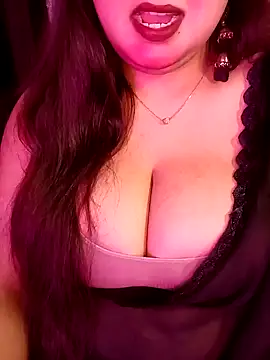 Snapshot of Suhanakhan00 chatting on 04/04/26, 10:13 Suhanakhan00 online show from 04/04/26, 10:13
