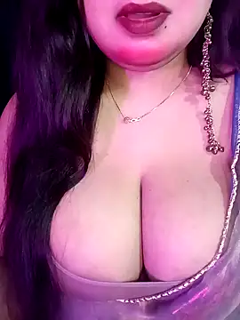 Snapshot of Suhanakhan00 chatting on 04/05/26, 08:33 Suhanakhan00 online show from 04/05/26, 08:33