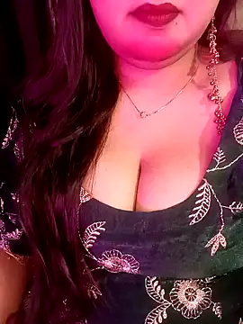 Snapshot of Suhanakhan00 chatting on 04/10/26, 08:19 Suhanakhan00 online show from 04/10/26, 08:19