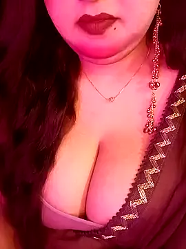Snapshot of Suhanakhan00 chatting on 04/12/26, 06:57 Suhanakhan00 online show from 04/12/26, 06:57