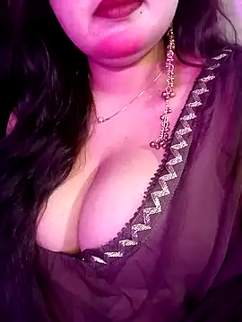 Snapshot of Suhanakhan00 chatting on 04/14/26, 07:47 Suhanakhan00 online show from 04/14/26, 07:47
