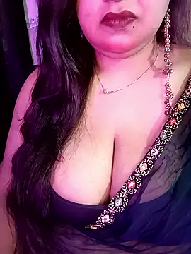 Snapshot of Suhanakhan00 chatting on 04/24/26, 11:23 Suhanakhan00 online show from 04/24/26, 11:23