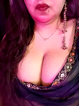 Snapshot of Suhanakhan00 chatting on 04/25/26, 07:55 Suhanakhan00 online show from 04/25/26, 07:55