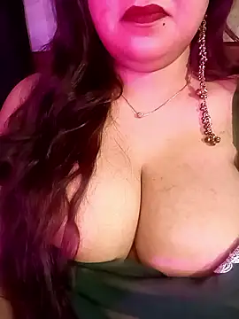Snapshot of Suhanakhan00 chatting on 05/02/26, 08:14 Suhanakhan00 online show from 05/02/26, 08:14