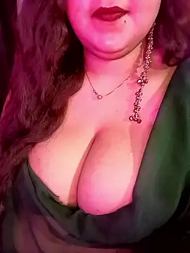 Snapshot of Suhanakhan00 chatting on 05/06/26, 09:47 Suhanakhan00 online show from 05/06/26, 09:47