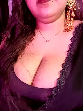 Snapshot of Suhanakhan00 chatting on 05/17/26, 08:27 Suhanakhan00 online show from 05/17/26, 08:27