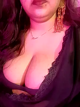 Snapshot of Suhanakhan00 chatting on 05/23/26, 10:52 Suhanakhan00 online show from 05/23/26, 10:52