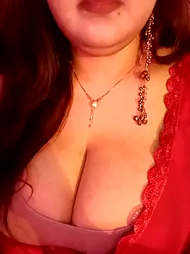 Suhanakhan00 online show from 07/19/26, 09:24