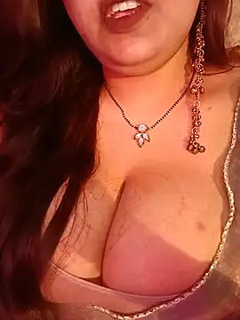Suhanakhan00 online show from 08/02/26, 08:46
