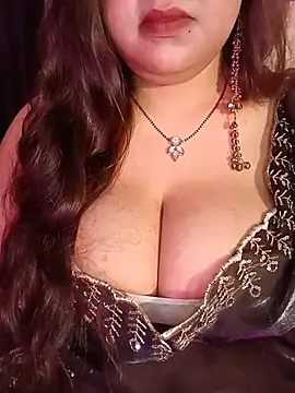 Suhanakhan00 online show from 08/04/26, 10:18
