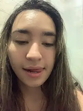 Snapshot of Sophie_LS chatting on 10/18/25, 02:14 Sophie LS online show from 10/18/25, 02:14