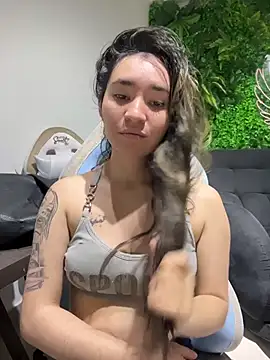 Snapshot of Sophie_LS chatting on 10/24/25, 01:51 Sophie LS online show from 10/24/25, 01:51