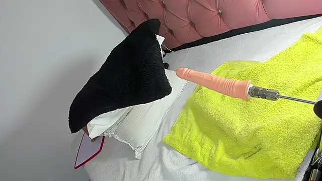 Snapshot of kyliestteel chatting on 09/27/25, 10:59 kyliestteel online show from 09/27/25, 10:59