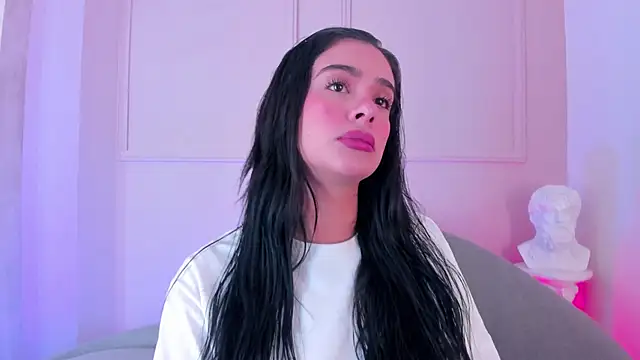 Snapshot of victoria_milann chatting on 11/25/25, 02:39 victoria milann online show from 11/25/25, 02:39