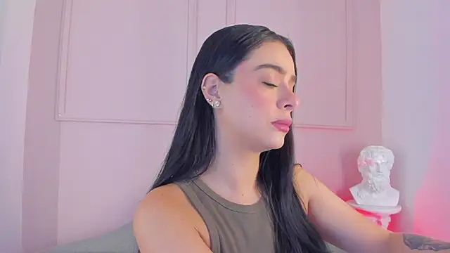 Snapshot of victoria_milann chatting on 11/27/25, 03:14 victoria milann online show from 11/27/25, 03:14