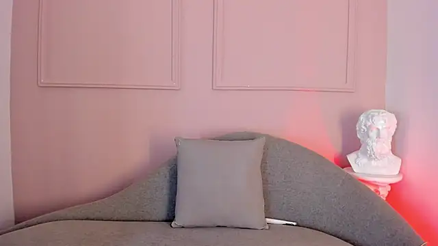 Snapshot of victoria_milann chatting on 11/29/25, 03:26 victoria milann online show from 11/29/25, 03:26