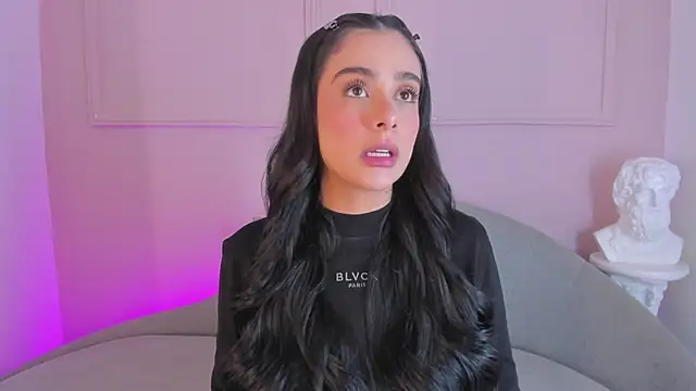 Snapshot of victoria_milann chatting on 12/05/25, 08:05 victoria milann online show from 12/05/25, 08:05