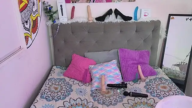 sarawiliamx online show from 12/24/24, 12:44