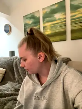 Snapshot of Vixen_Mistress_Ali chatting on 11/19/25, 08:31 Vixen Mistress Ali online show from 11/19/25, 08:31