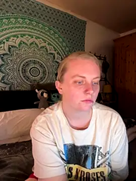 Snapshot of Vixen_Mistress_Ali chatting on 12/18/25, 08:48 Vixen Mistress Ali online show from 12/18/25, 08:48