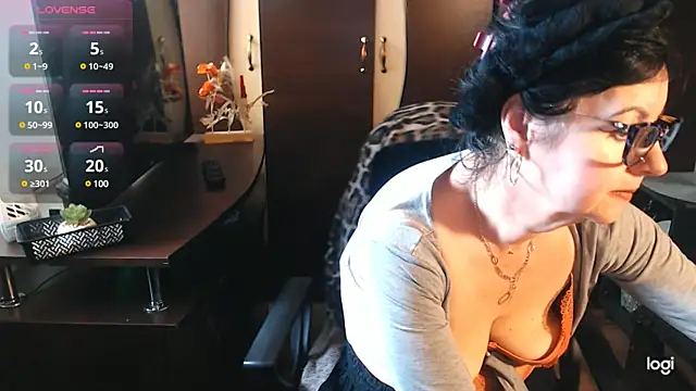 exymilf  online show from 01/30/25, 12:16