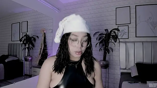 Lizzie-Evans online show from 12/05/25, 12:14