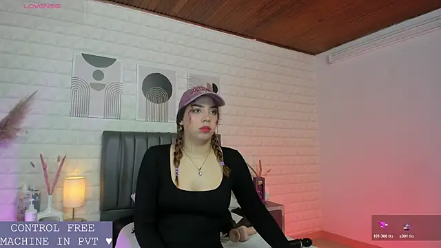 Lizzie-Evans online show from 06/13/26, 12:03