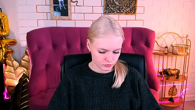 Snapshot of GraceGlamour chatting on 09/29/25, 05:01 GraceGlamour online show from 09/29/25, 05:01