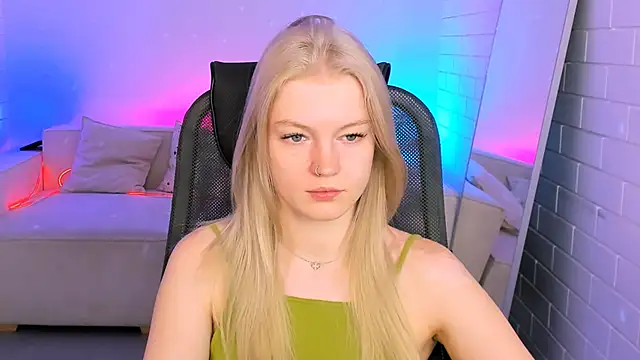 Snapshot of GraceGlamour chatting on 11/14/25, 05:06 GraceGlamour online show from 11/14/25, 05:06