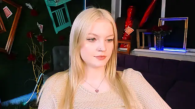 Snapshot of GraceGlamour chatting on 11/26/25, 01:12 GraceGlamour online show from 11/26/25, 01:12