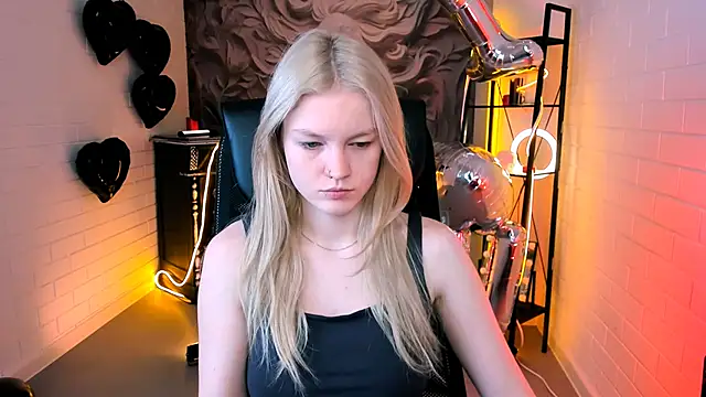 Snapshot of GraceGlamour chatting on 02/17/26, 05:04 GraceGlamour online show from 02/17/26, 05:04