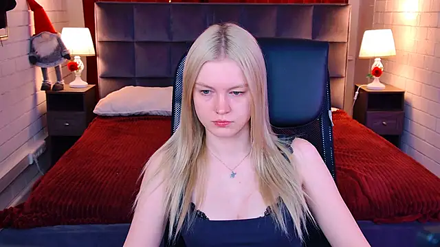 Snapshot of GraceGlamour chatting on 02/25/26, 05:06 GraceGlamour online show from 02/25/26, 05:06