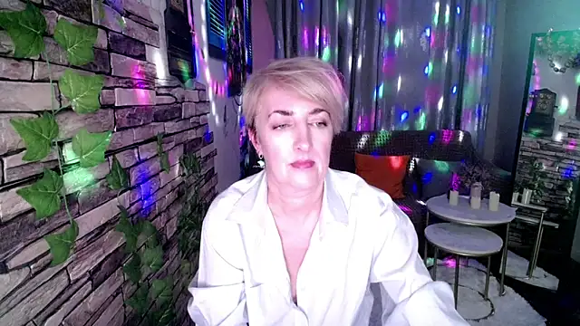 Snapshot of Hot_Girl87 chatting on 12/03/24, 07:33 Hot Girl87 online show from 12/03/24, 07:33