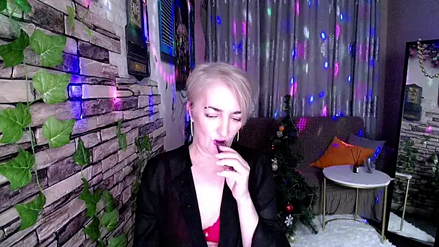 Snapshot of Hot_Girl87 chatting on 01/03/25, 06:35 Hot Girl87 online show from 01/03/25, 06:35