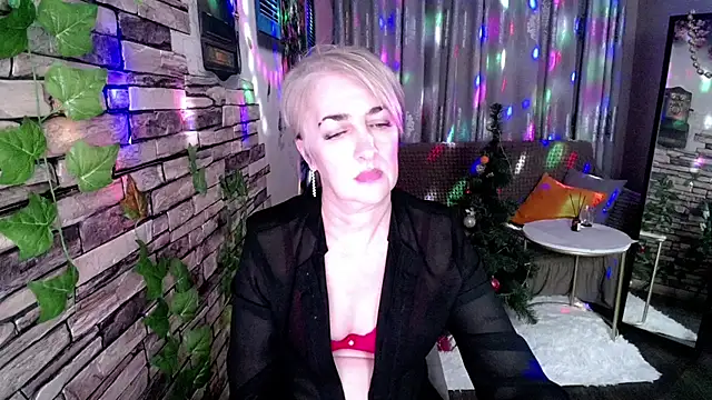 Snapshot of Hot_Girl87 chatting on 01/03/25, 09:47 Hot Girl87 online show from 01/03/25, 09:47