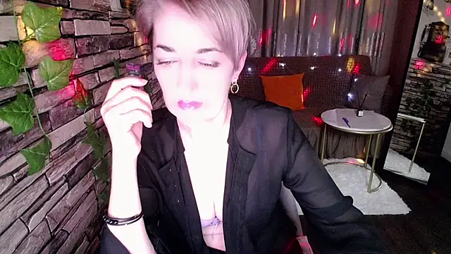 Snapshot of Hot_Girl87 chatting on 01/14/25, 05:12 Hot Girl87 online show from 01/14/25, 05:12