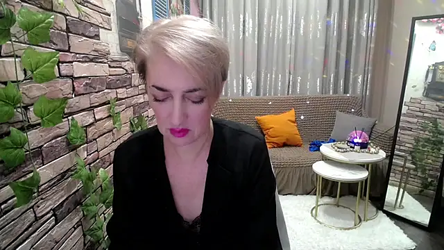 Snapshot of Hot_Girl87 chatting on 01/28/25, 05:56 Hot Girl87 online show from 01/28/25, 05:56