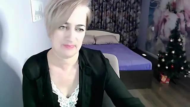 Snapshot of Hot_Girl87 chatting on 01/31/25, 10:10 Hot Girl87 online show from 01/31/25, 10:10