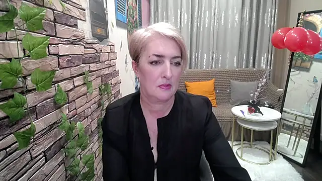 Snapshot of Hot_Girl87 chatting on 02/19/25, 02:34 Hot Girl87 online show from 02/19/25, 02:34