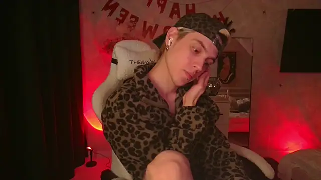 etieeis online show from 10/28/25, 04:20