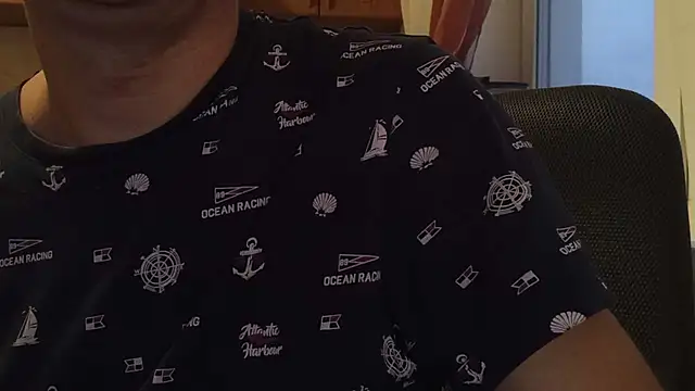 Snapshot of AlDON59 chatting on 11/05/25, 01:33 AlDON59 online show from 11/05/25, 01:33