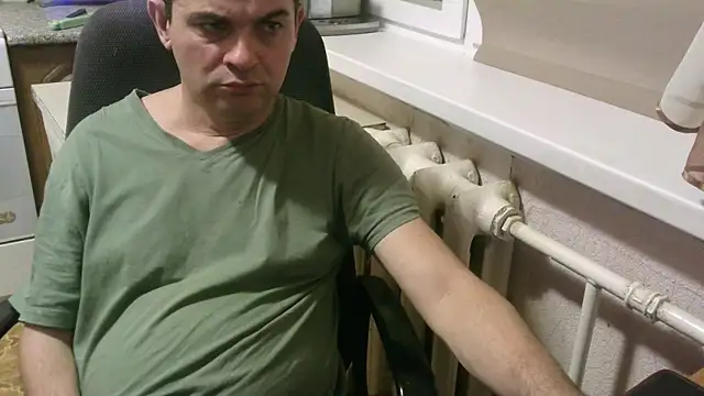 Snapshot of AlDON59 chatting on 11/29/25, 04:32 AlDON59 online show from 11/29/25, 04:32