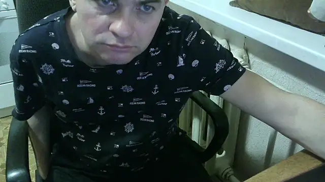 Snapshot of AlDON59 chatting on 12/14/25, 05:40 AlDON59 online show from 12/14/25, 05:40