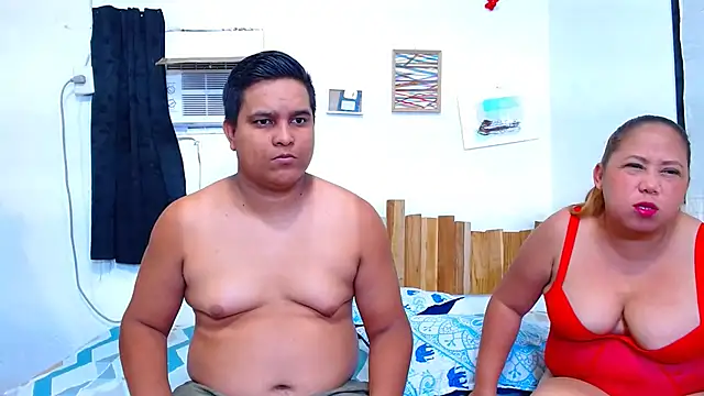 Snapshot of lucasandSofi chatting on 11/09/25, 06:06 lucasandSofi online show from 11/09/25, 06:06